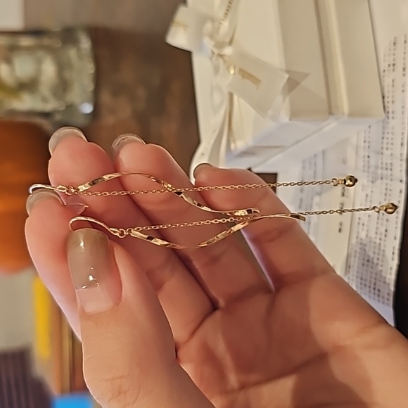 samantha Tiara k10 YG dangling earrings - Picture 3 of 5